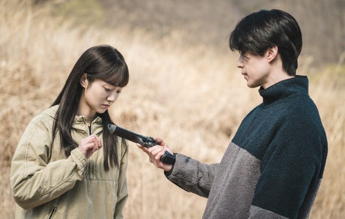 Lee Dong Wook and Kim Hye Joon will possibly reunite in a new season of “A Shop for Killers”