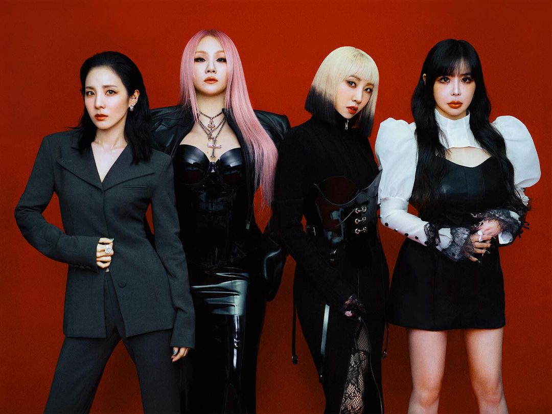 2NE1 members commemorate their 15th anniversary
