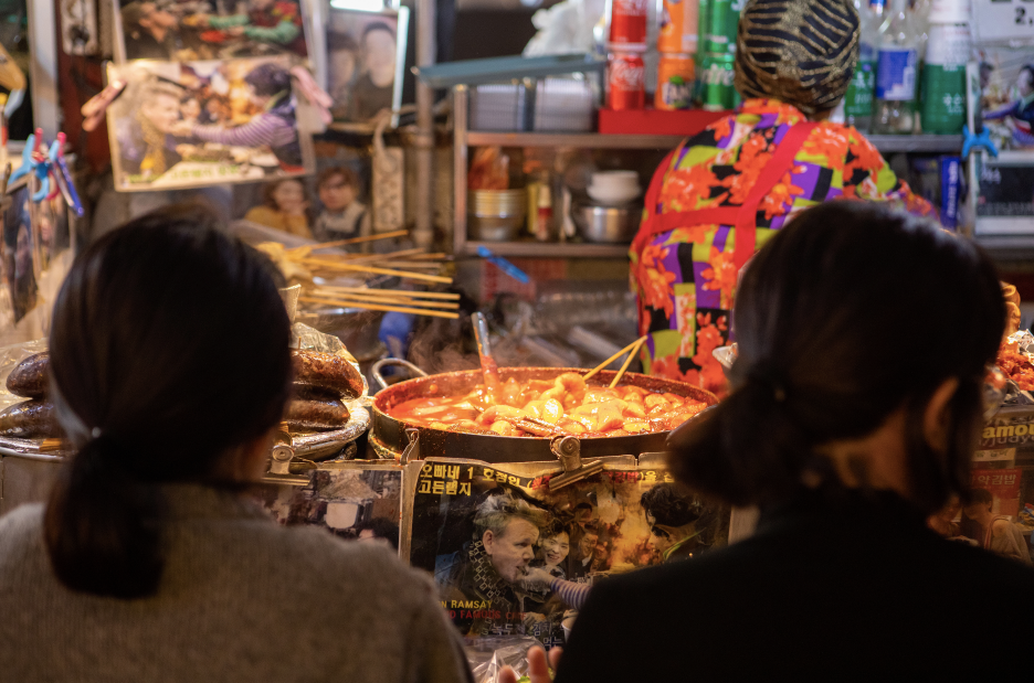 5 Food You Can't Miss At Gwangjang Market in Seoul